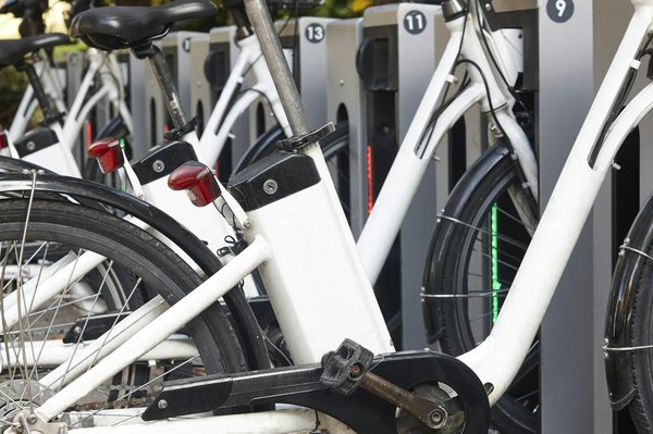 Pourquoi choisir les vélos électriques pas chers à moins de 1 000 euros ?